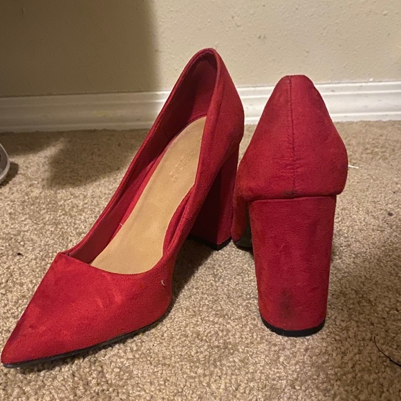 Heels - Picture 3 of 3